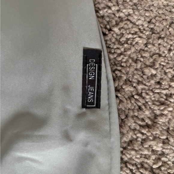 Kids Grey and white very light weight pants
Size-M in kids - Picture 6 of 6